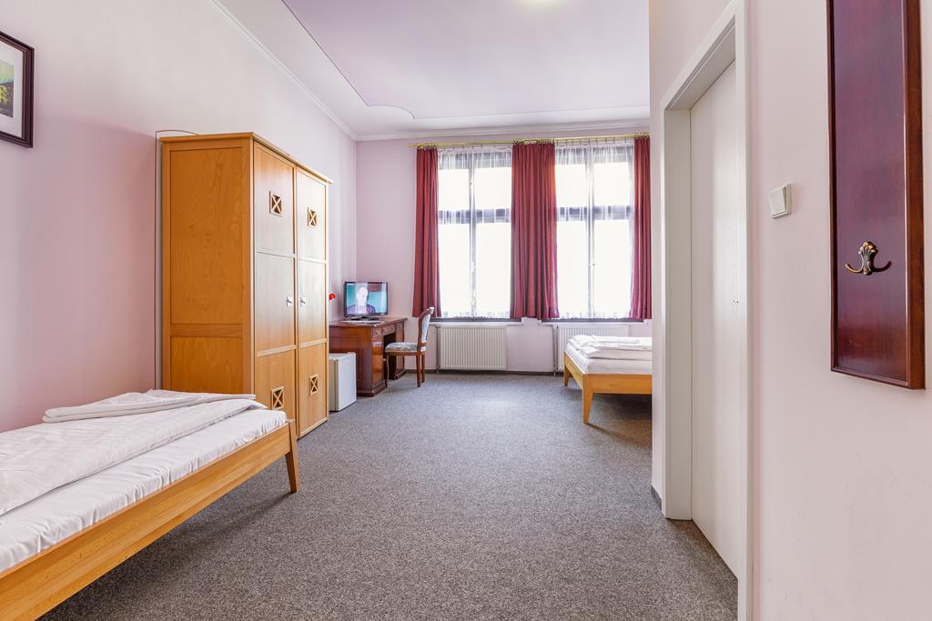 Hotel U Salzmannu プルゼニ エクステリア 写真
