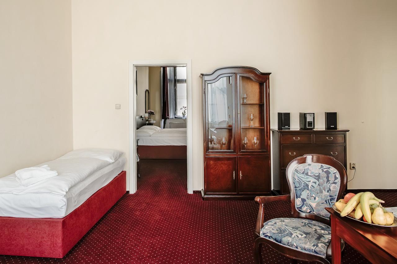Hotel U Salzmannu プルゼニ エクステリア 写真