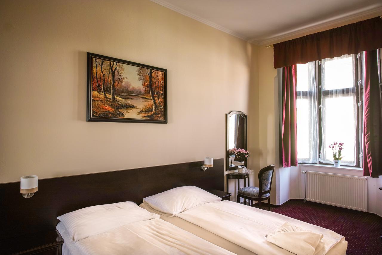 Hotel U Salzmannu プルゼニ エクステリア 写真