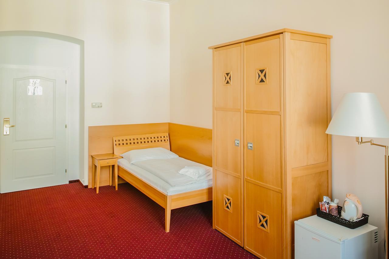 Hotel U Salzmannu プルゼニ エクステリア 写真