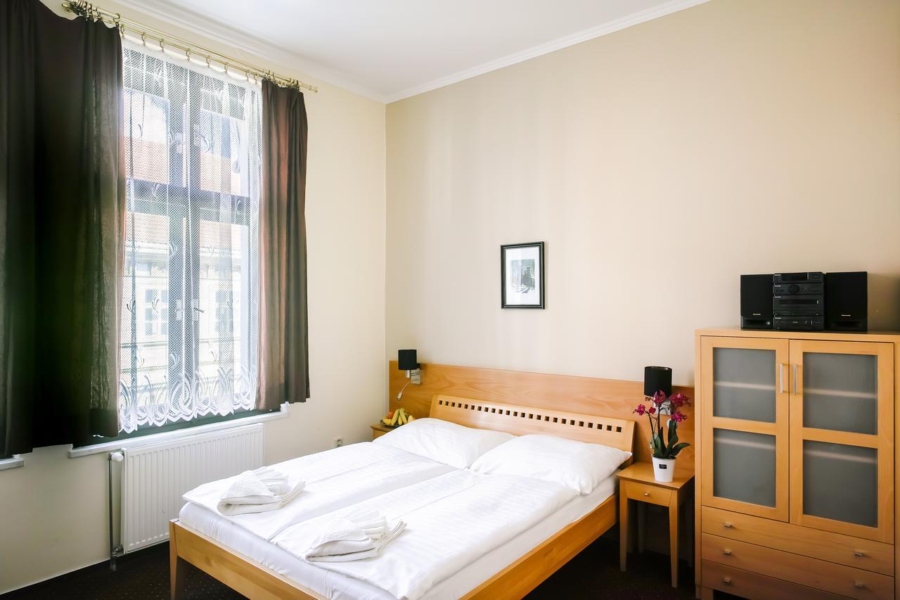 Hotel U Salzmannu プルゼニ エクステリア 写真