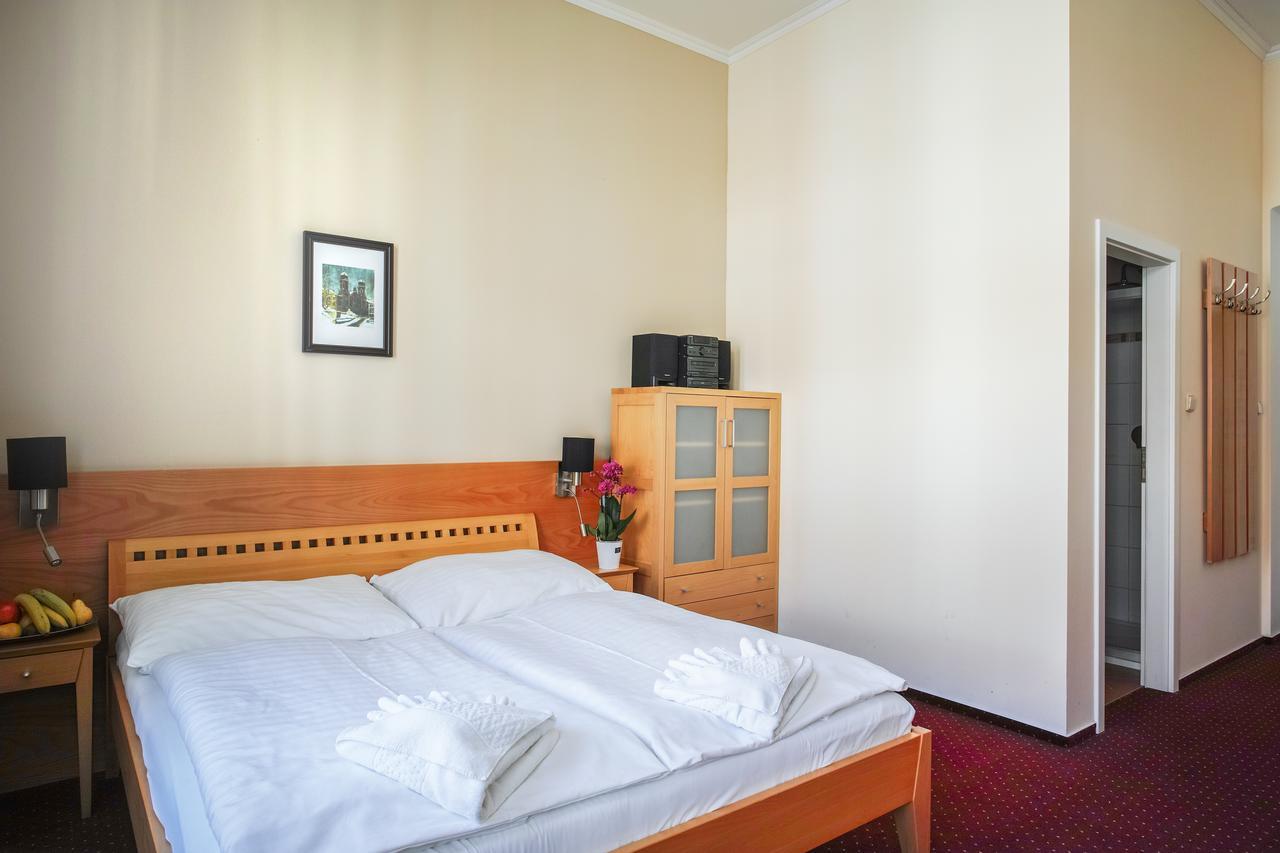 Hotel U Salzmannu プルゼニ エクステリア 写真